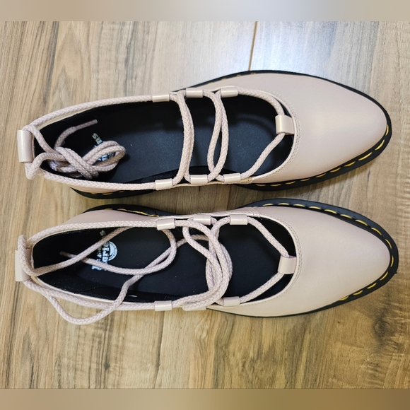 NEW DR. MARTENS ELPHIE II